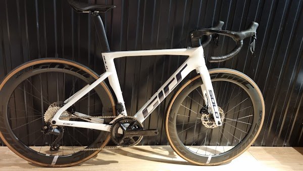 Triathlon Store | Bicycle Store - Photo 4