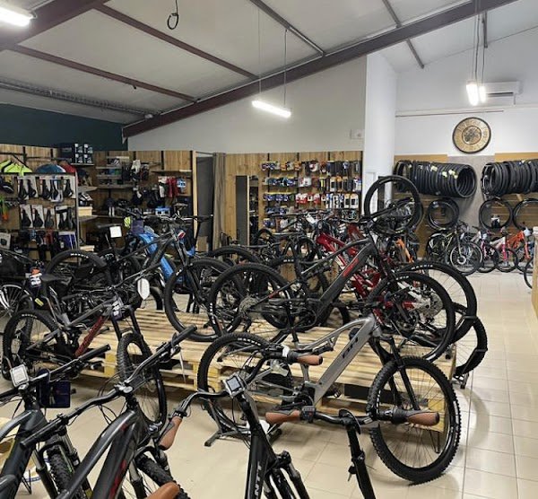 VOLCANIC CYCLES - Photo 2