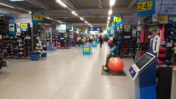 Decathlon sport store - Photo 2