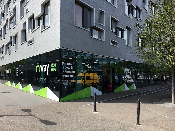 m-way Shop Basel - Photo 4