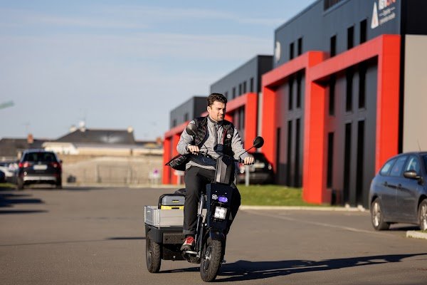 JHOG LYON | Vente, Location, Maintenance & Marquage de vélos cargo, remorques vélos et triporteurs électriques. - Photo 3