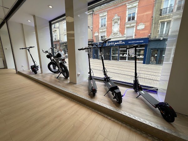 Mobilitix Le Mans : Réparation et vente de trottinettes électriques, vélos électriques et monoroues. - Photo 2