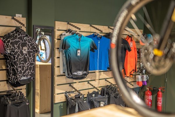 Alpes Aventures Megève - Vente, location, atelier vélo - Photo 4