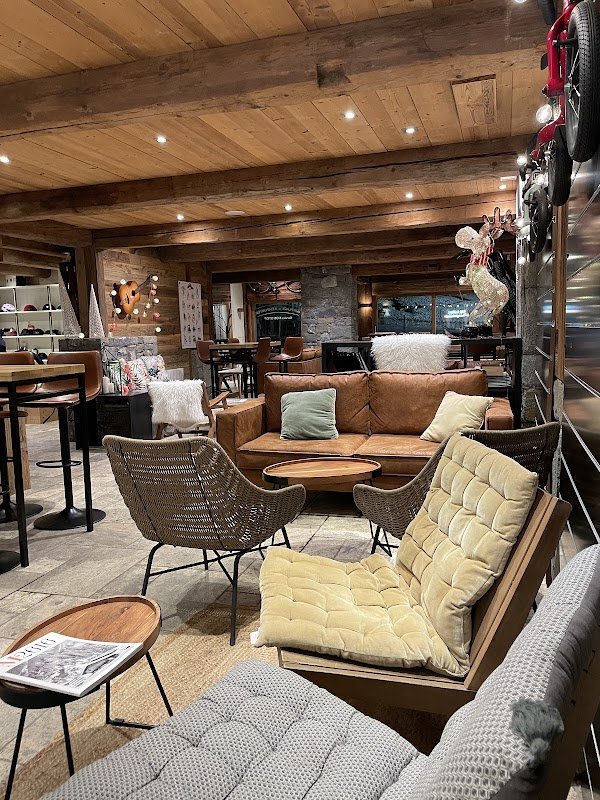 Bistro, vélo | Restaurant- Bar - Café | Alpes Aventures - La Clusaz - Photo 3