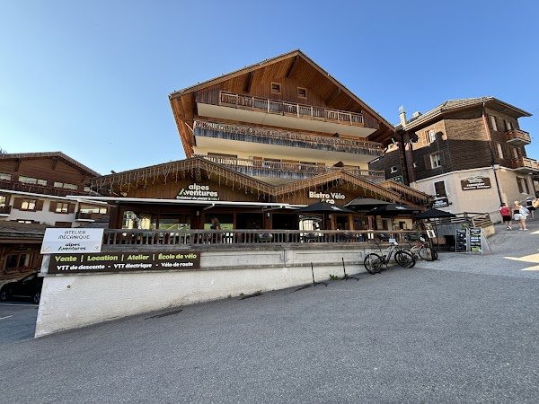 Bistro, vélo | Restaurant- Bar - Café | Alpes Aventures - La Clusaz - Photo 4