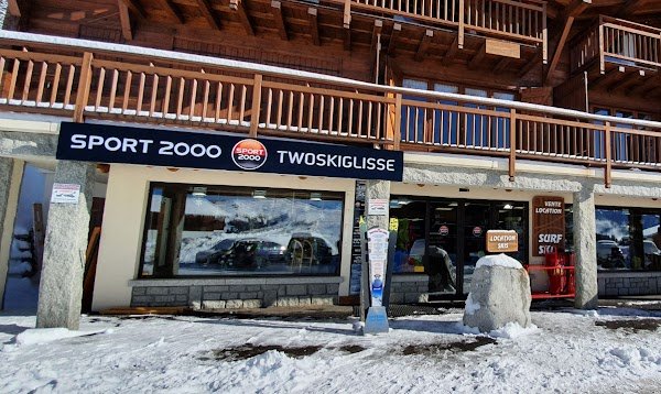 Sport 2000 Twoskigliss - Location ski Les Saisies- Bapteme parapente- Randonnee motoneige electrique - Photo 5