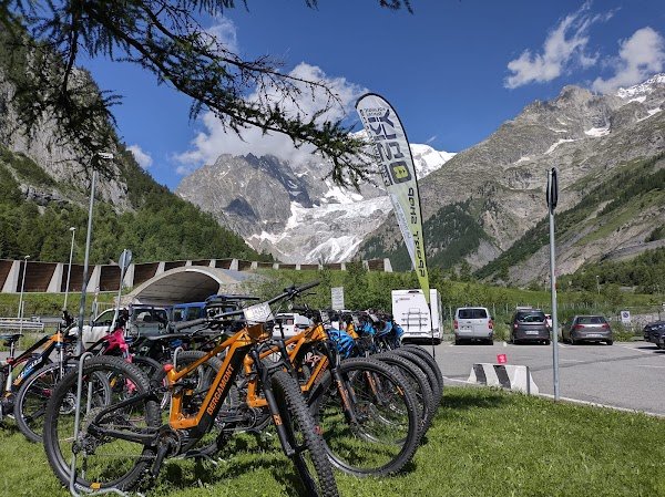 Only Ski Express - Noleggio e riparazione bici e sci - Negozio articoli sportivi - Photo 2