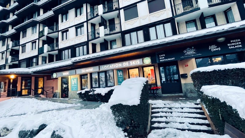 Magasin SKILOC - Location matériel ski Chamonix - Crampons - Piolet - ARVA - Sécurité - Snowboards - Ski de randonnée