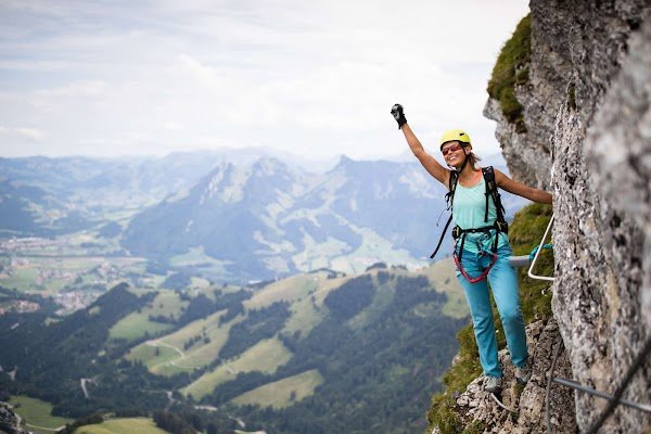 Magasin SKILOC - Location matériel ski Chamonix - Crampons - Piolet - ARVA - Sécurité - Snowboards - Ski de randonnée - Photo 2