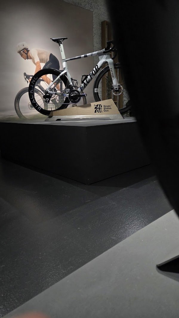 Bicycle Store Paris Etoile - Photo 3
