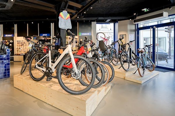 PASTEL Cycles Turbigo - Vente et réparation de vélos - Spécialiste Brompton, Omnium et Bullitt - Photo 2
