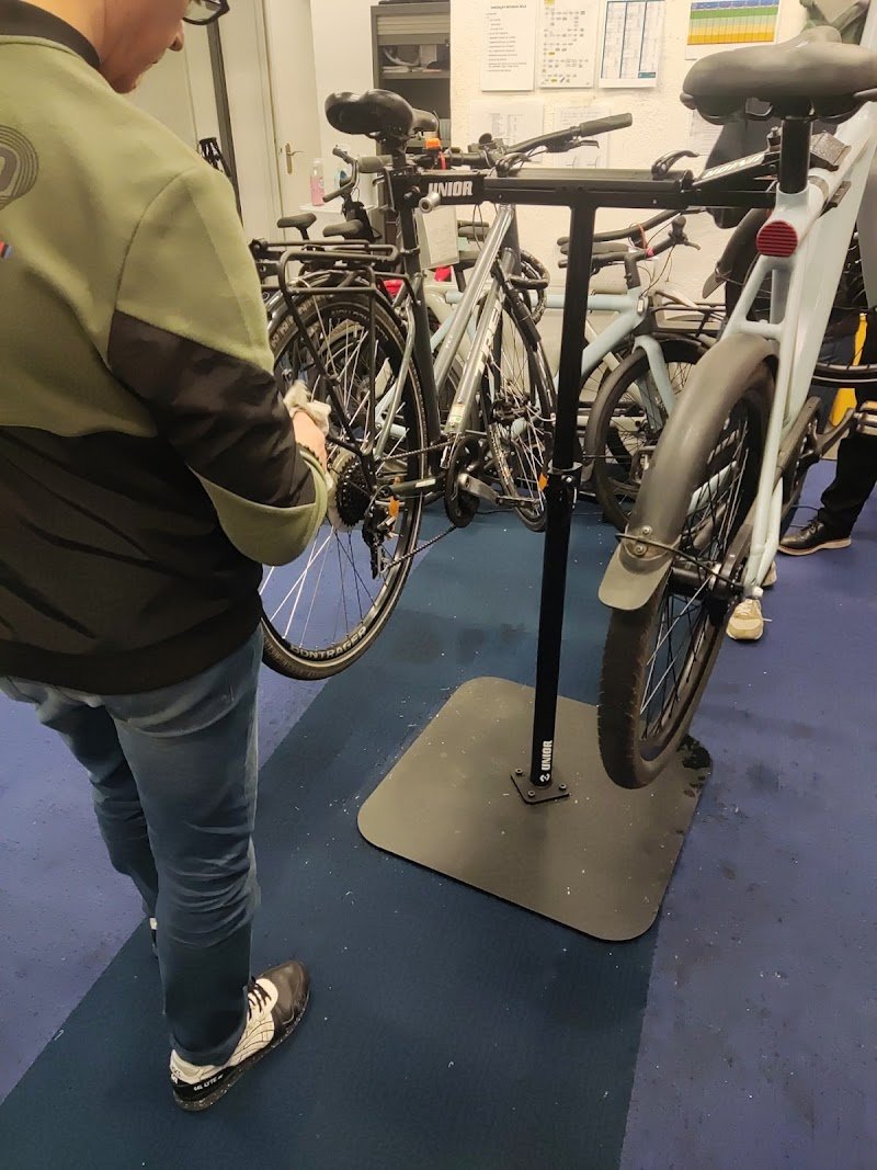 Repair and run Paris Vaugirard - Réparation de vélos et trottinettes électriques