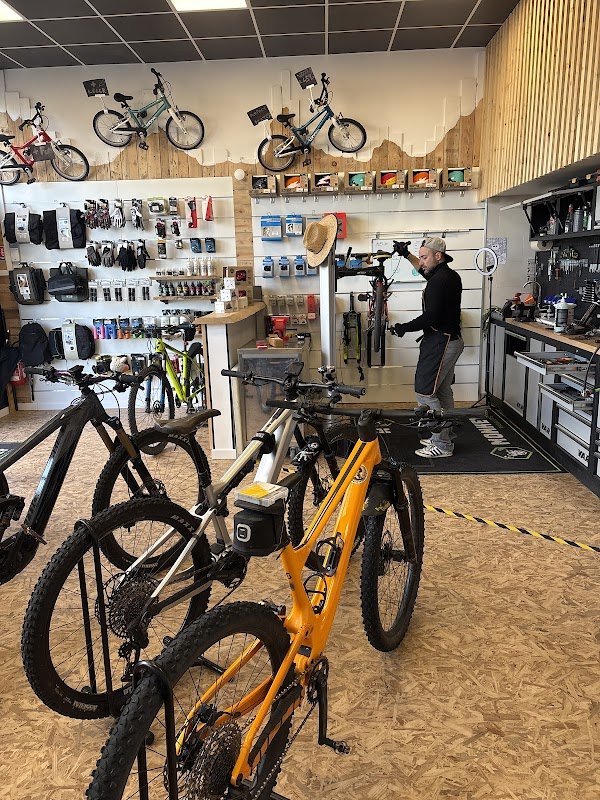 LA RUEDA I Magasin de vélos électriques reconditionnés , entretien tous vélos - Photo 3