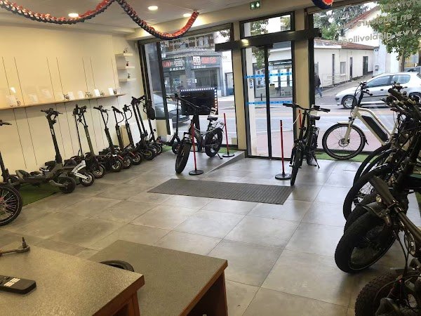 Globle Village Saint-Maur - Trottinette Electrique, Vélo Electrique - Photo 2