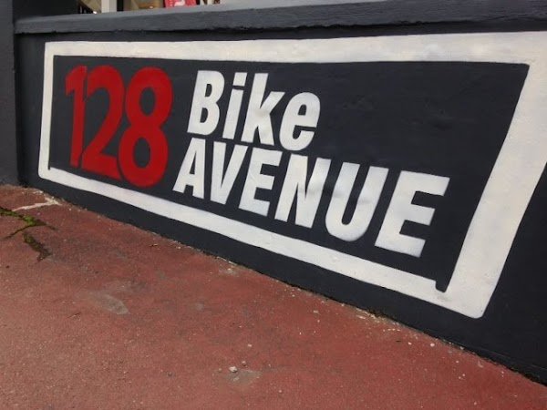 128 Bike Avenue - Magasin de vélo - VTT Route Vélo à assistance électrique ... - Photo 2