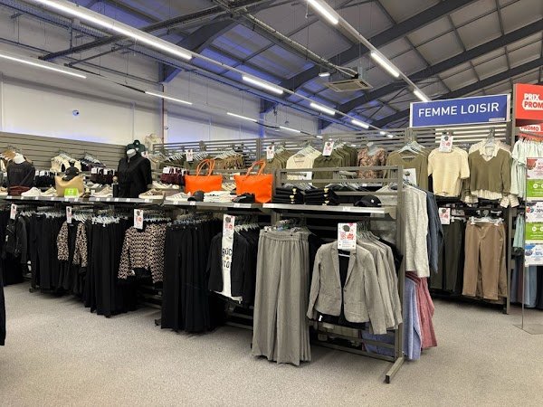 Intersport DRAGUIGNAN - Photo 3