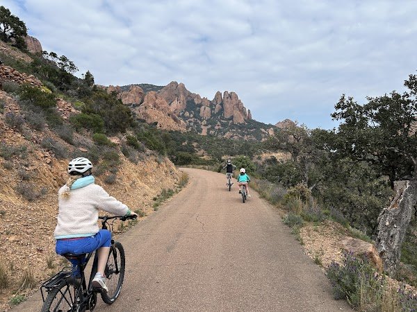 Wattbike Location de Vélos VTT Électrique à partir de 29 € | Agay, Saint Raphael, Fréjus, Massif de l'Esterel - Photo 3
