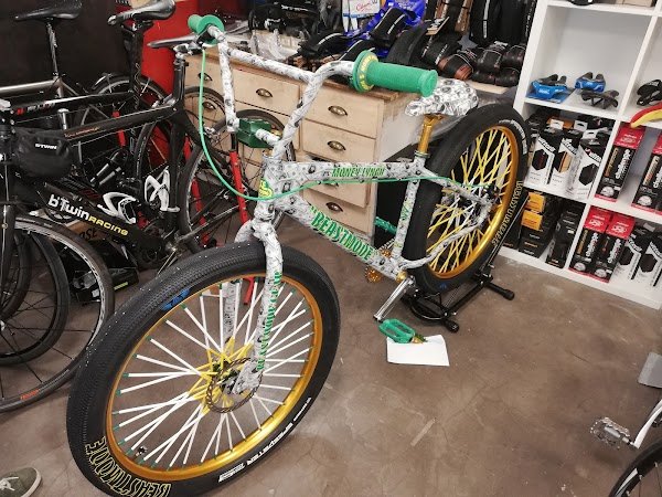 CYCLES VICTOR - Photo 3