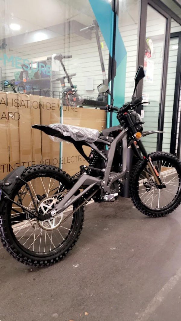 iMooving Mairie de Clichy réparations et ventes de trottinettes et vélos électiquees - Photo 3