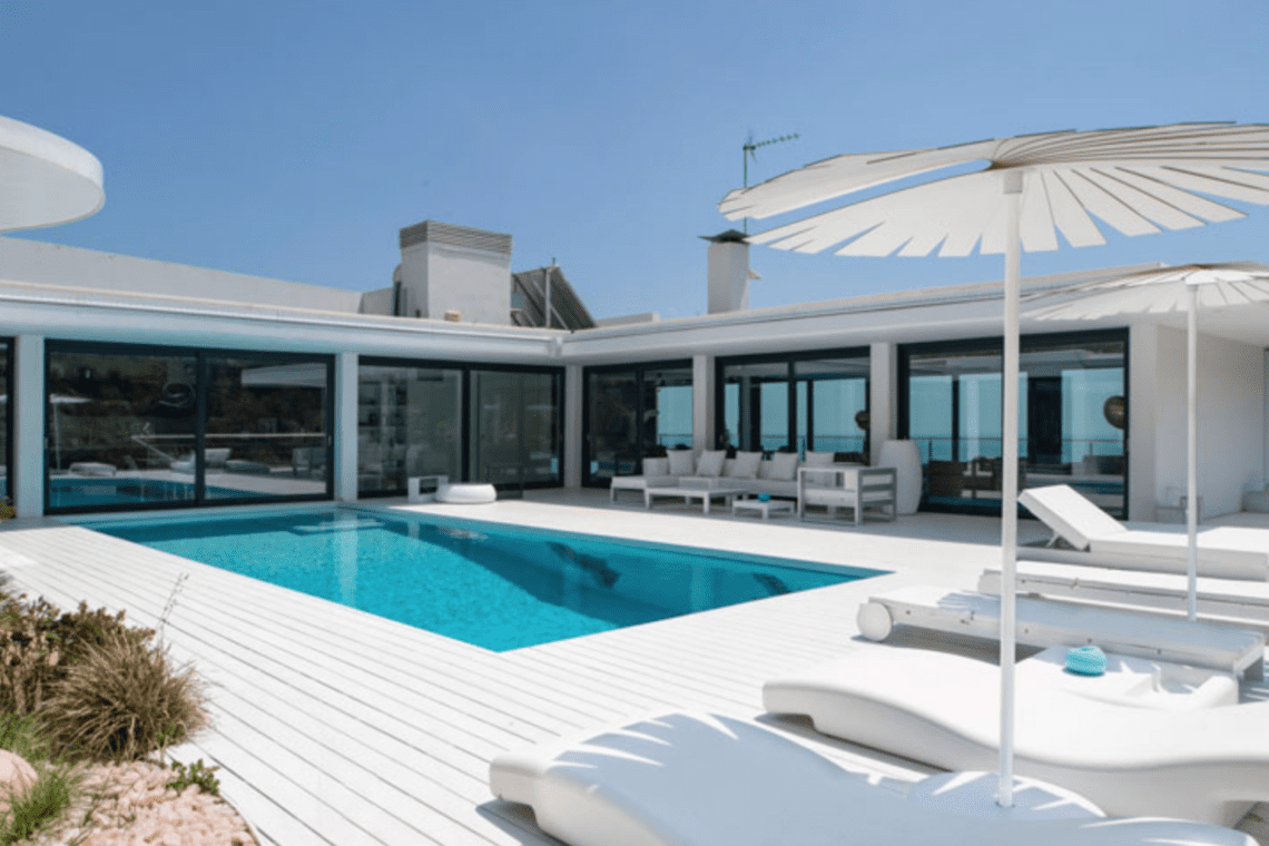 alquila casa con piscina barcelona