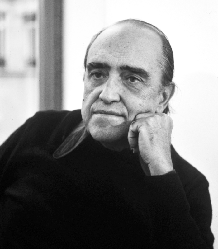 Oscar_Niemeyer,_Pic,_9_-_edit