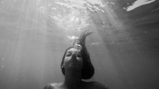 adem angst uit en moed in