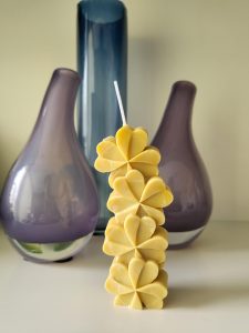 Klaver kaars honinggeel