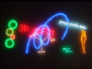 0048_paulina_olowska_ne76_sans_titre_-neon_collage_2006