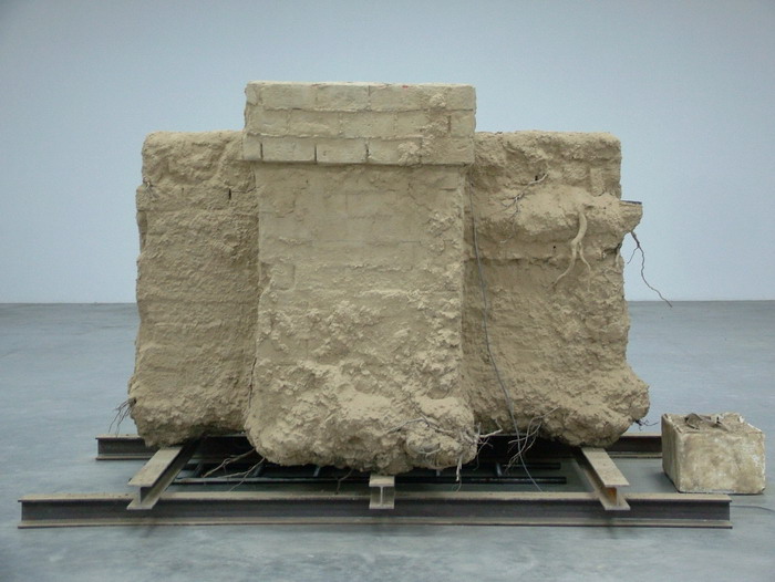 F0017-1 Christoph Buchel Spider hole 300x265x190cm 2006