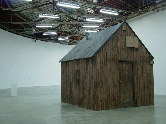 F0011-1 Robert Kusmirowski Unacabine 398x322x355cm 2008