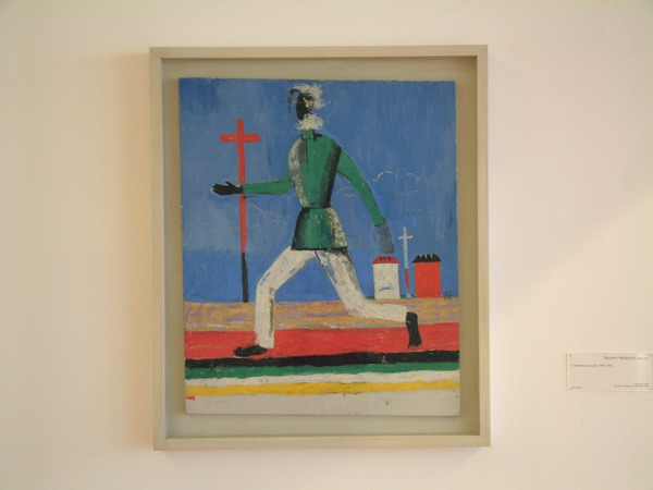 00137 Malevitch (1878-1935) L'homme qui court 1933-34_縮小大小