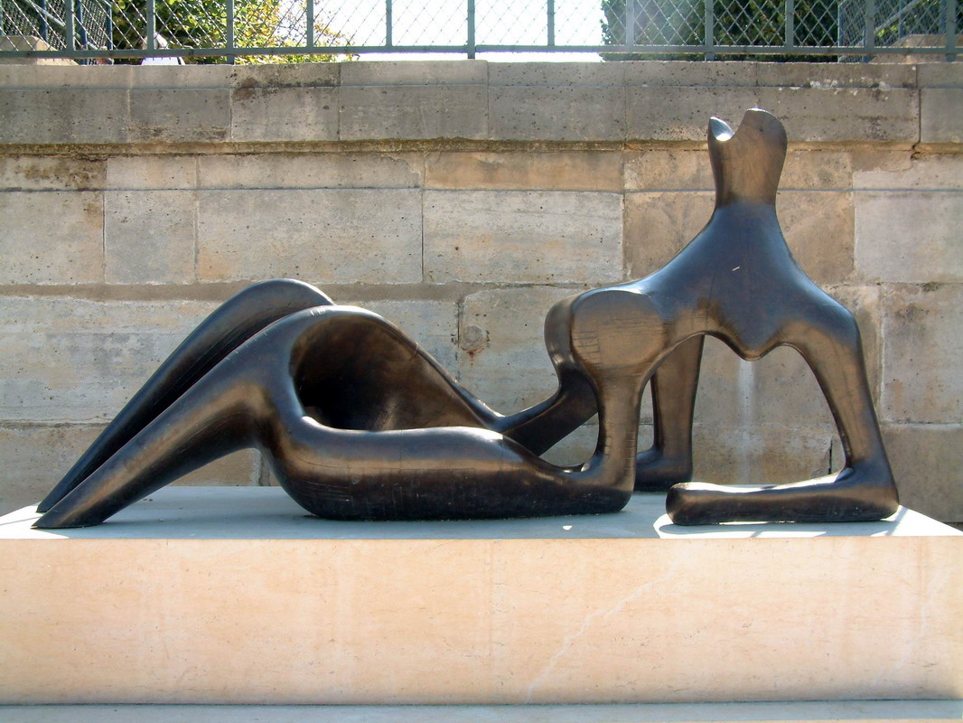 24 Henri Moore 1898-1986 Figure Couchee 51 Bronze_縮小大小