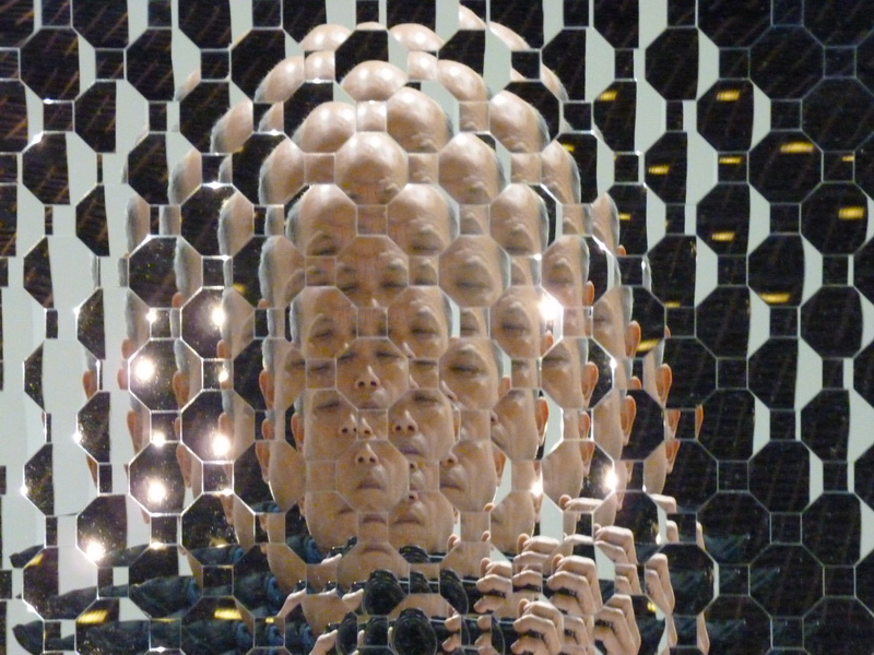 0249 Anish Kapoor ne1954 islamic mirror 2008 acier inoxydable