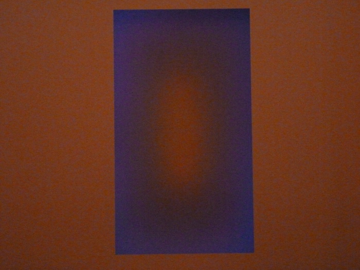 0222 James Turrell ne1943 awakening 2006 bois.verre.tubes fluorescents et variateurs