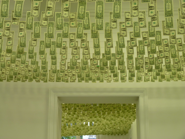 087 Gianni Motti ne 1958 moneybox installation 2013