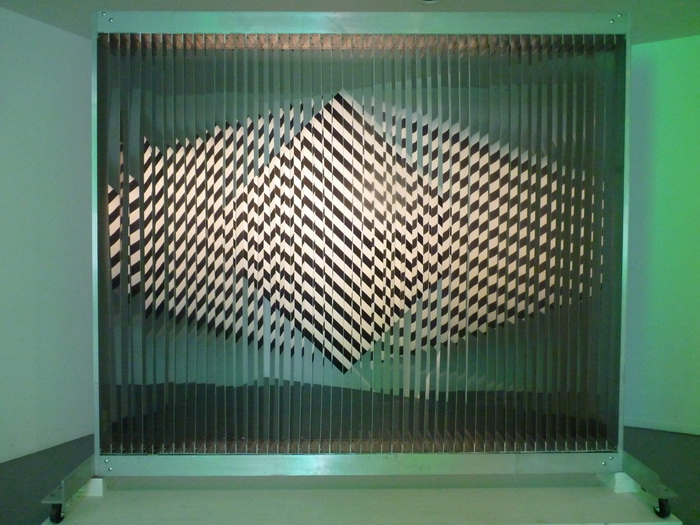 0040 Julio Le Parc ne1928 cloison a lames reflechissantes 1966 acier aluminium
