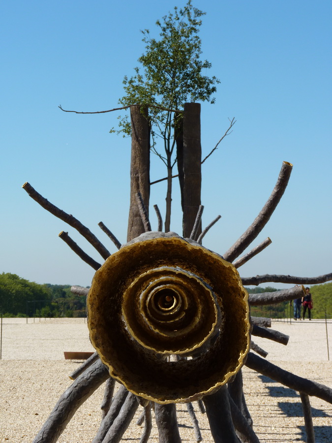 020  Giuseppe Penone entre ecarce et encorce 2003 bronze chene  et espace de lumiere 2008 bronze