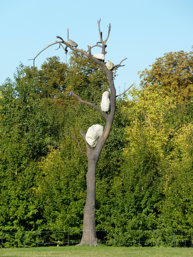 052  Giuseppe Penone 後 idees de pierre-1303 kg de lumiere  2010   bronze pierres de fleuve