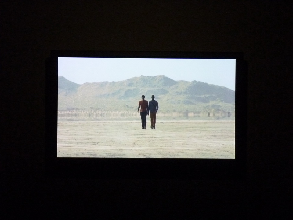 049-8 Bill Viola walking on the edge -marche a la lisiere 2012 12 minutes 33 sec performeurs Kwesi Dai -Darrow Igus