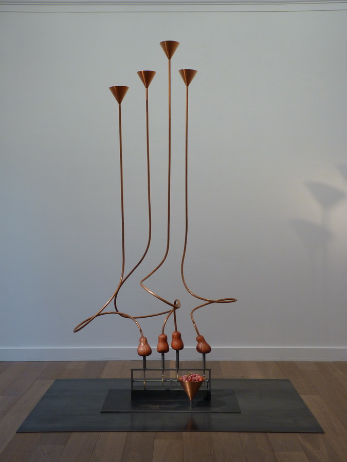 003 Rebecca Horn Between the knives the emptiness 2014 255x180x150cm