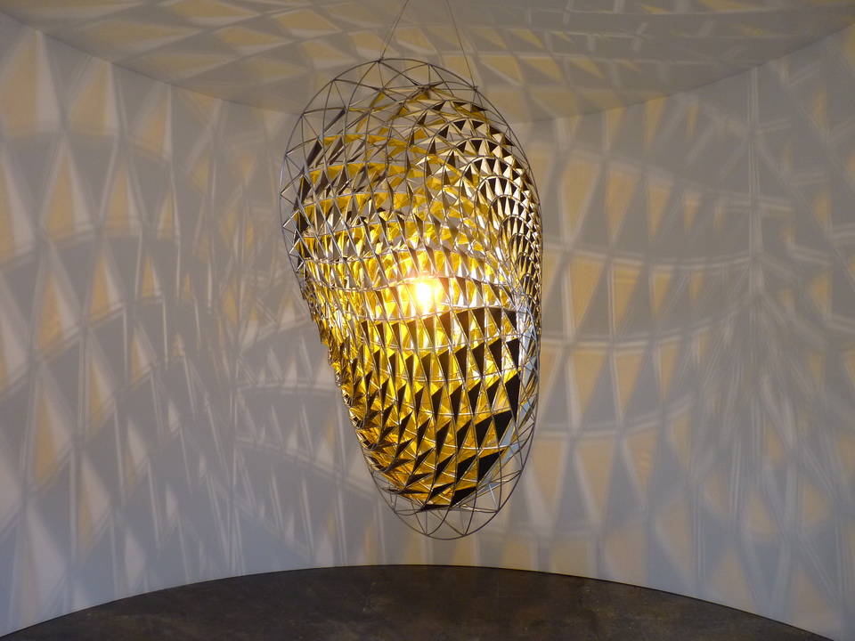 018 Olafur Elisasson the wew planet 94.9x95.5x201cm  2013 acier inoxydable aluminium verre colore peinture