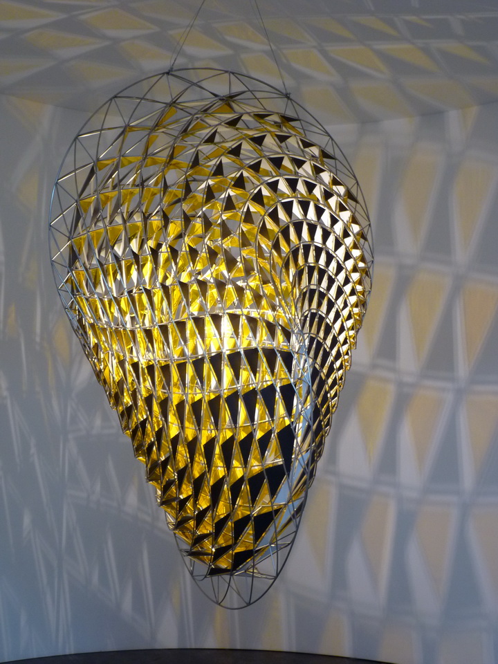 019 Olafur Elisasson the wew planet 94.9x95.5x201cm  2013 acier inoxydable aluminium verre colore peinture