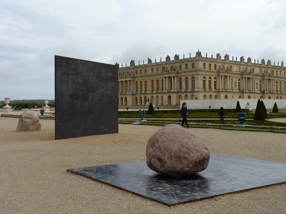 025 Lee Ufan  ne1936  relatum- dialogue X  2014 acier pierre