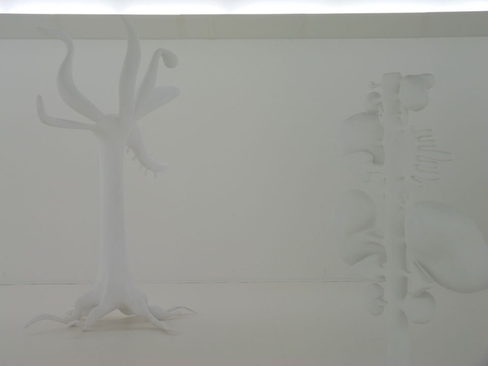 021-3 Christophe Berdaguer -Maris Pejus b1968-69 E.17 Y.40 A.18 C.28 X.40 0.13.5 2014 polytyrein resine filbre de verre peinture