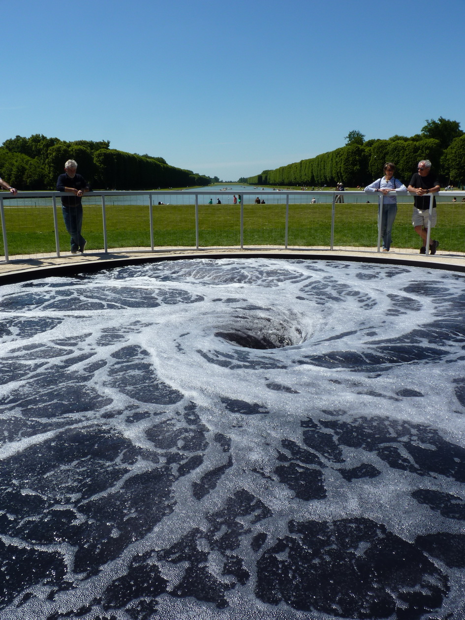 0109-9 Anish Kapoor descension 2015 installation