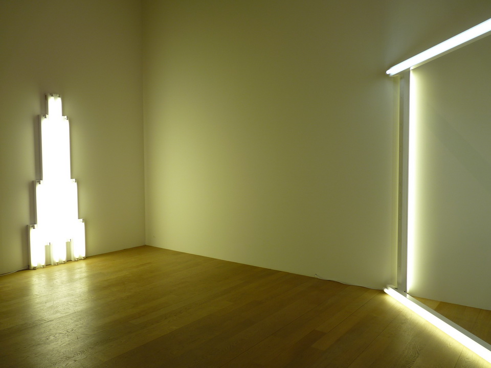032 Dan Flavin 1933-1996 monument for V Tatlin 243.8x82.5x15.8cm 1969