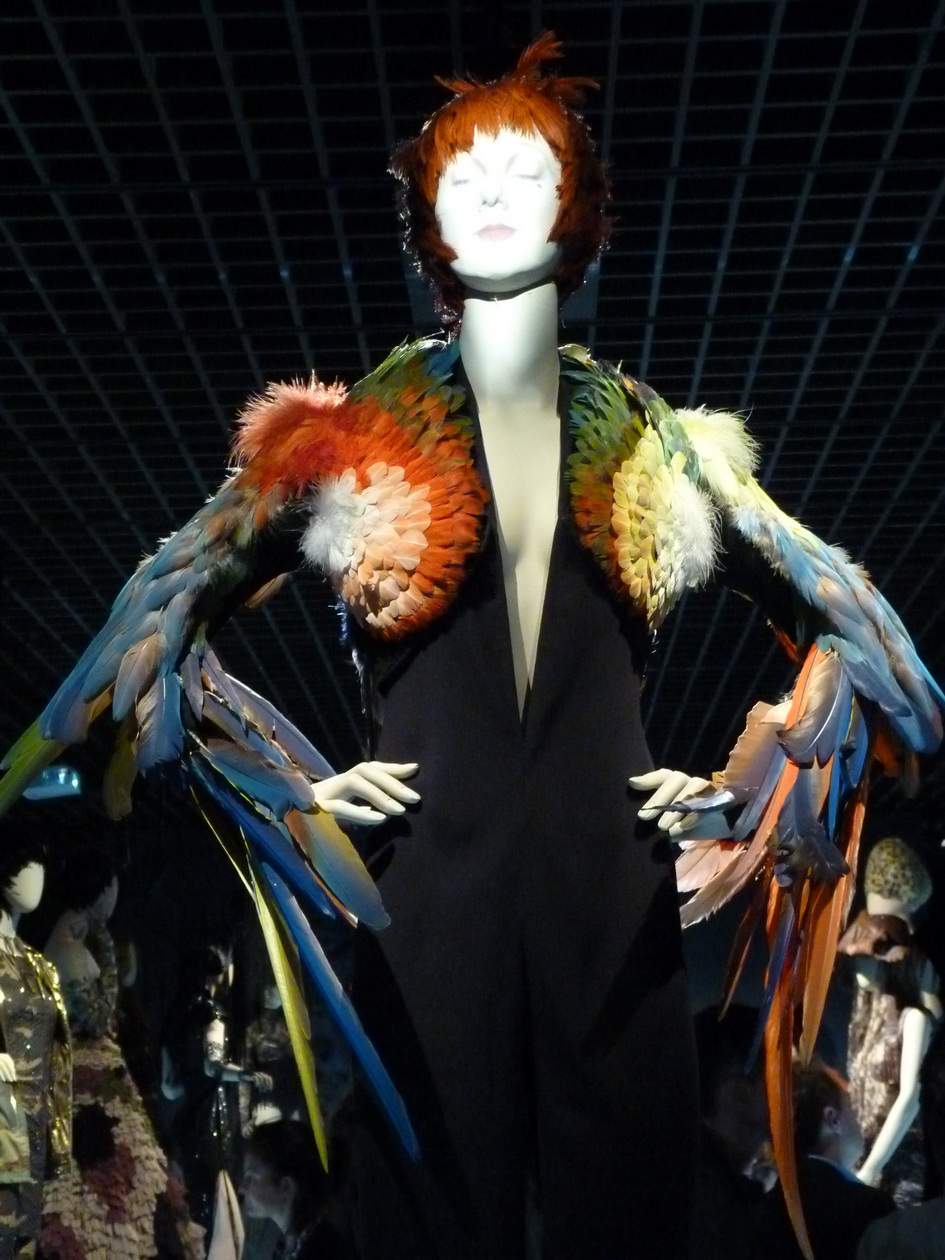 037 Bolero en plume de perroquet combinaison -pontalon en crepe 1997