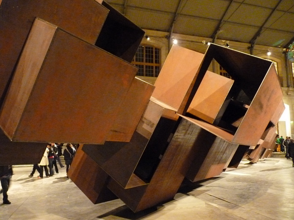 049 Antony Gormley vessel