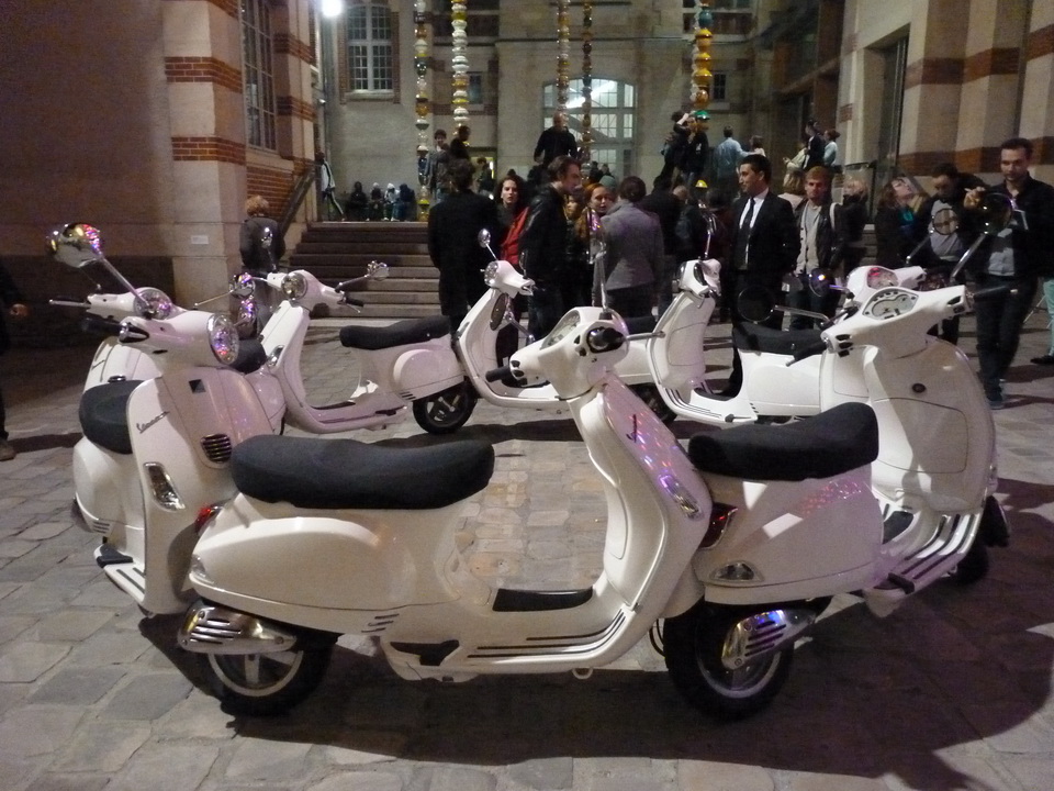 065 Moataz Nasr vacanze romane 2013 8 vespas piaggio 170cm