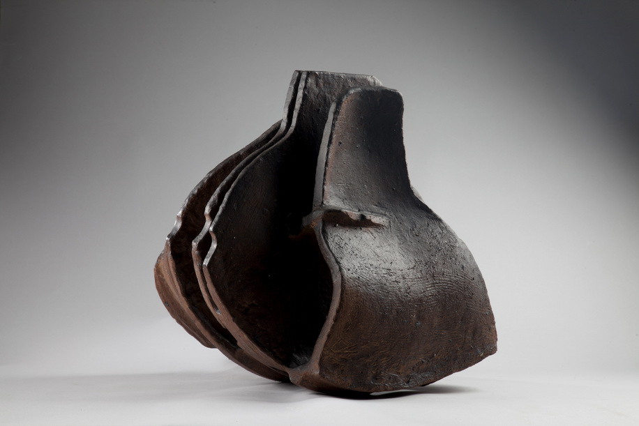 009築地系列VII H50X53X48cm 2013 陶、還原燒、熟料土、金銅釉1250度